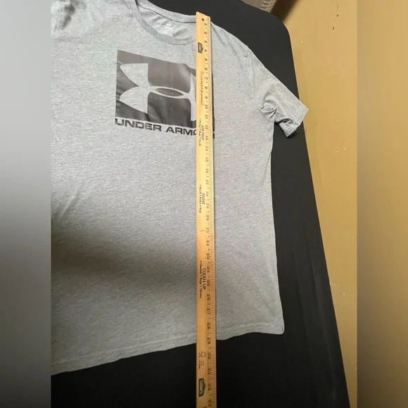 Under Armour Men's Gray T-Shirt. Size large
Like brand new - Picture 2 of 6